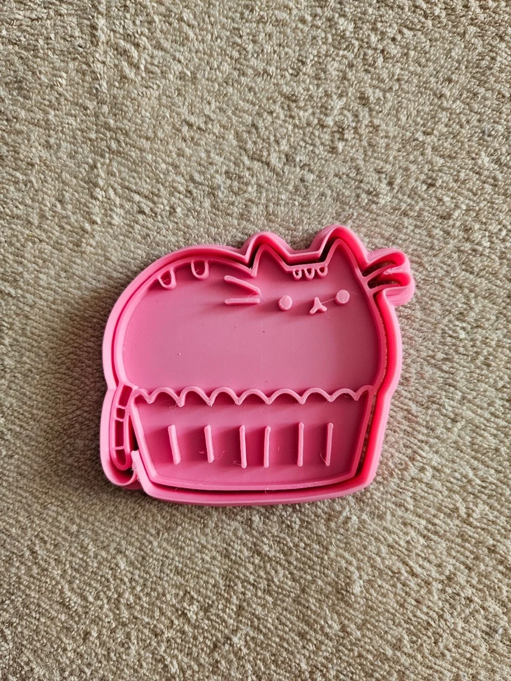 Pushed cookie cutter
